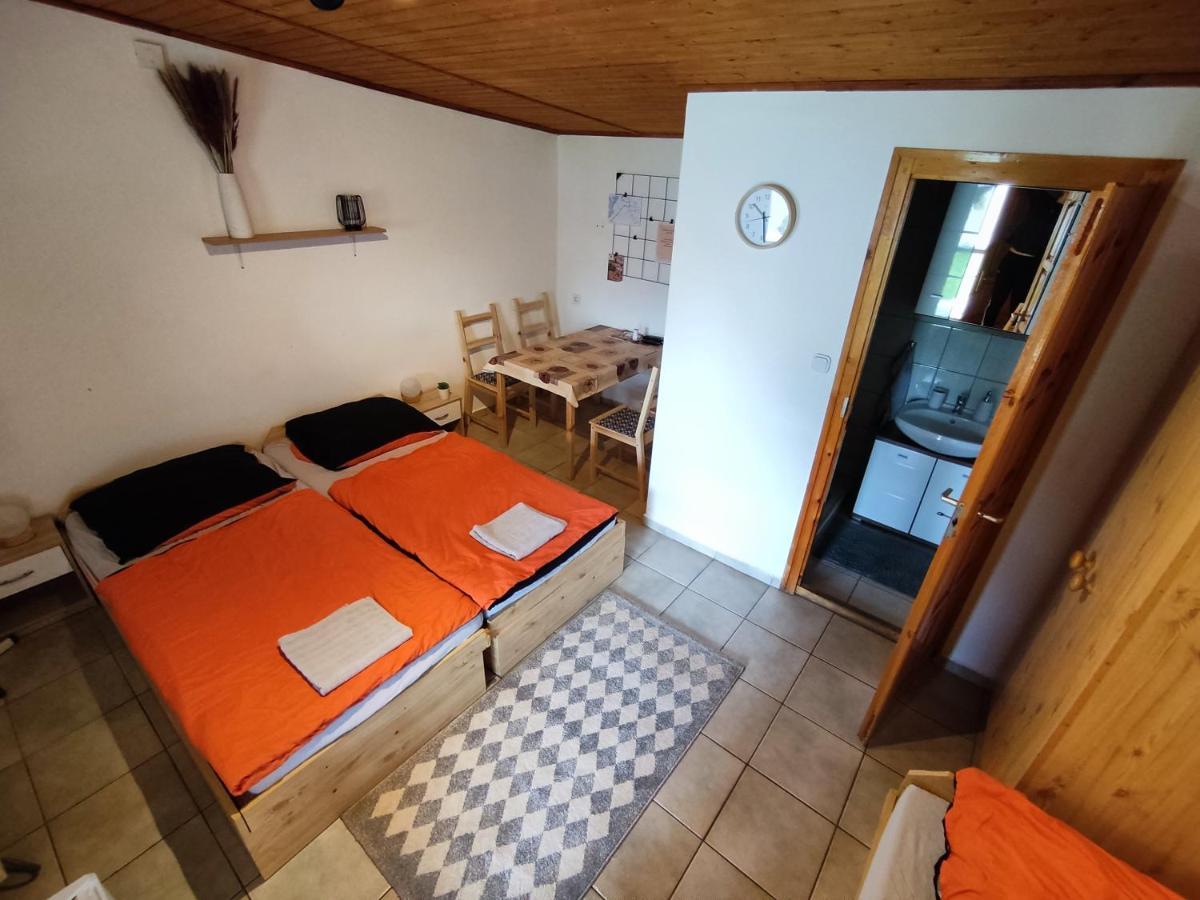 Ferienwohnung Suello Feszek Apartman Tiszafüred Exterior foto
