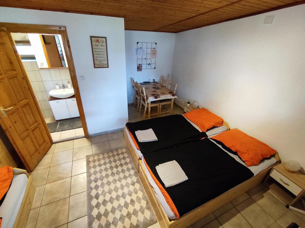 Ferienwohnung Suello Feszek Apartman Tiszafüred Exterior foto