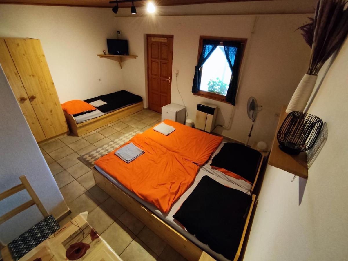 Ferienwohnung Suello Feszek Apartman Tiszafüred Exterior foto